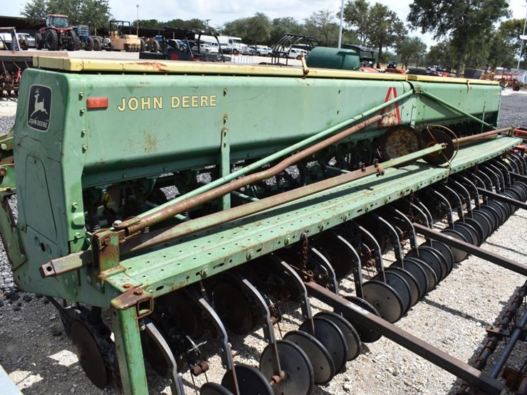 john-deere-520-image-5