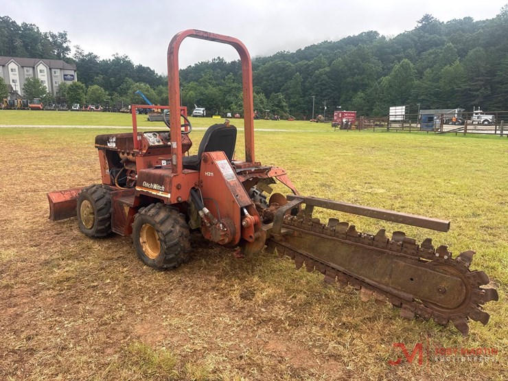 ditch-with-3500-dd-ldb-trencher-image-4