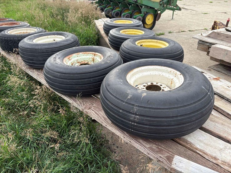 3---12.5-15-rims-&-tires-image-2