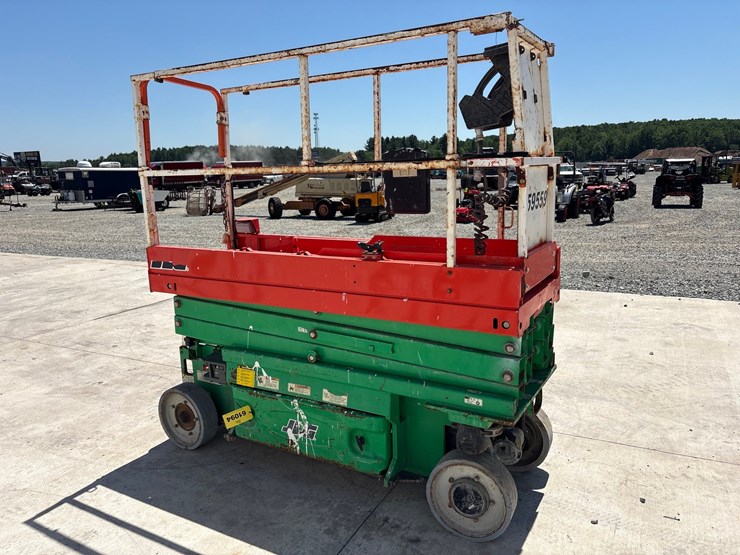 2016-jlg-2032es-image-7