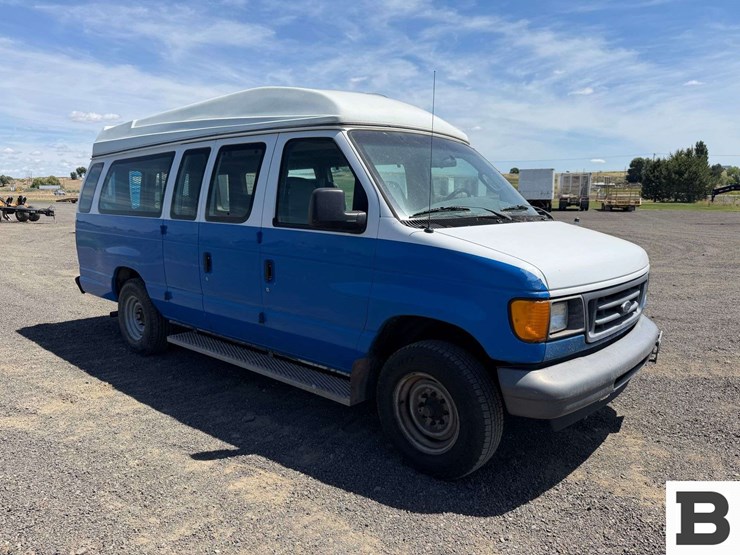 2007-ford-econoline-e-250-wheelchair-van-image-6