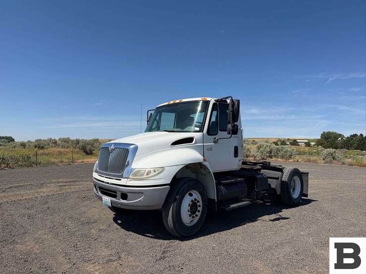 2005-international-durastar-4400-image-2