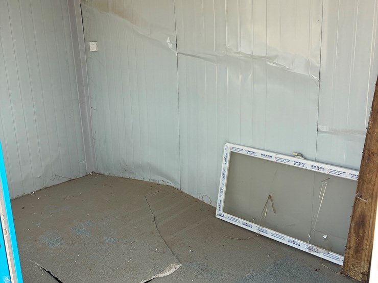 portable-office-with-bathroom-image-2