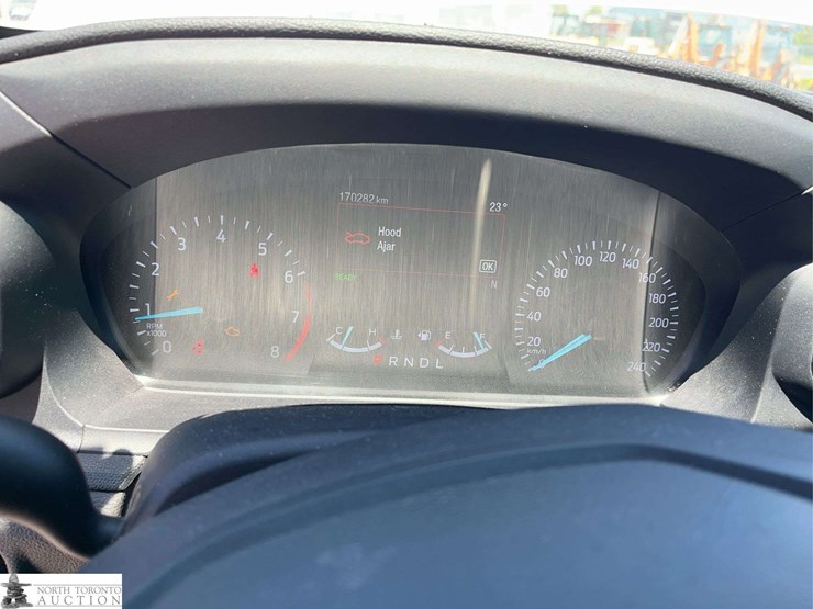 2022-ford-explorer-image-12