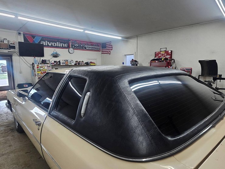 1976-cadillac-coupe-deville-image-35