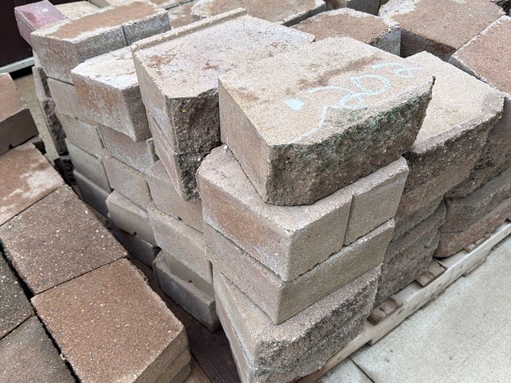 2-pallets-of--landscape-blocks-image-2