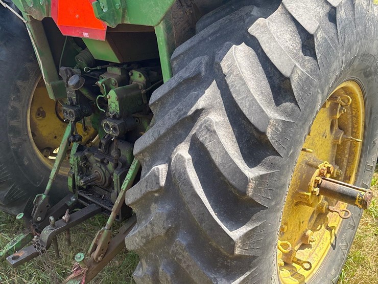 john-deere-4030-image-24