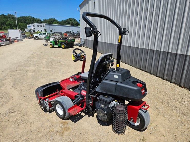 2016-toro-greensmaster-3150-image-3