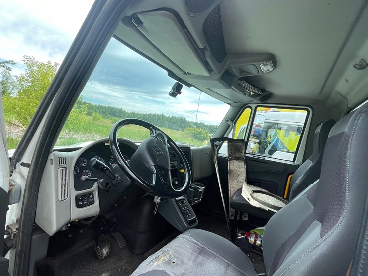 2016-international-durastar-4400-image-53