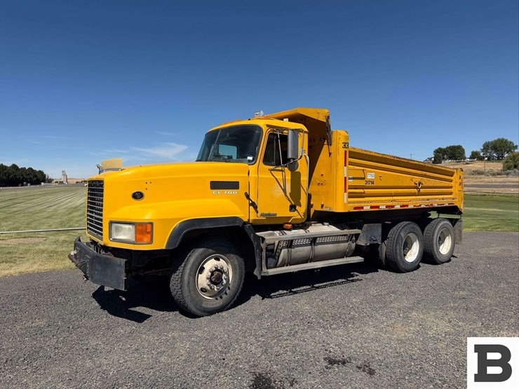 2001-mack-cl713-image-3