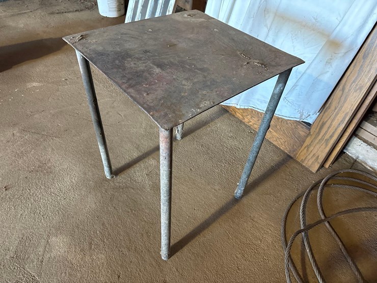 22”-x-21”-welding-table-image-2