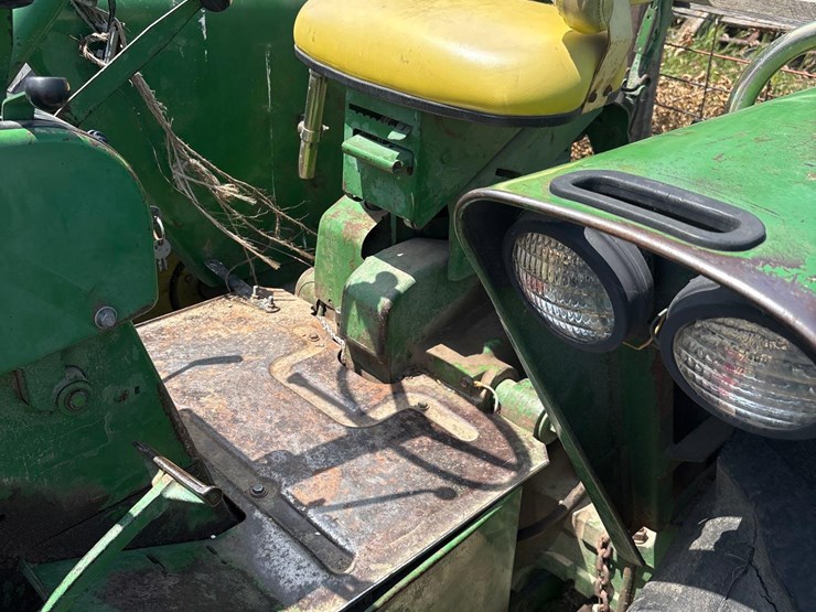 john-deere-3020-image-18