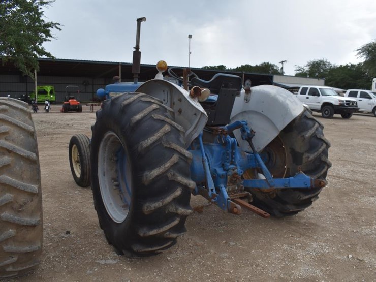 ford-5000-image-4