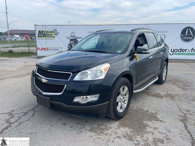 2010-chevrolet-traverse-image-1