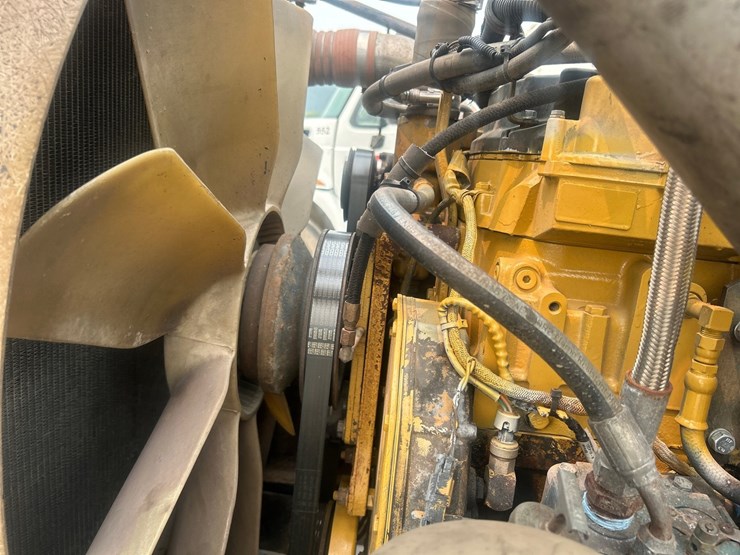2005-caterpillar-c13-image-48