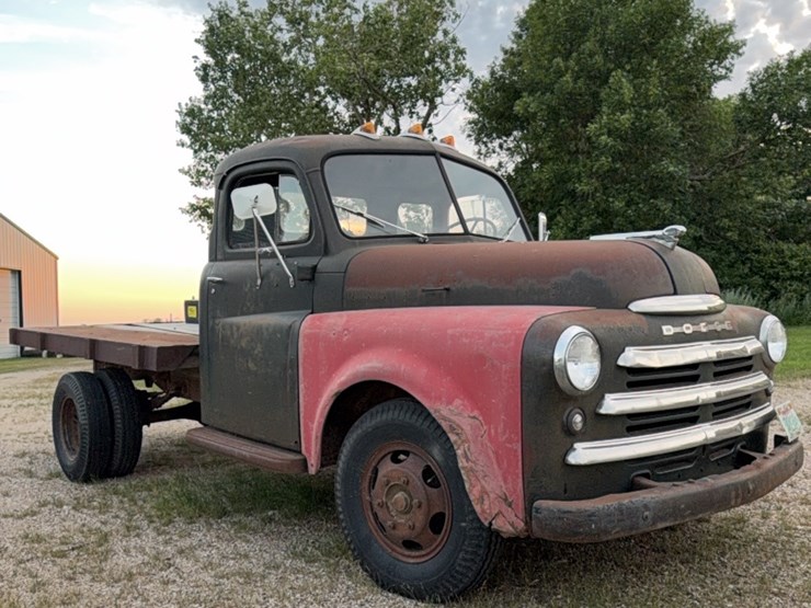 1948-dodge-one-ton-with-flatbed-image-1