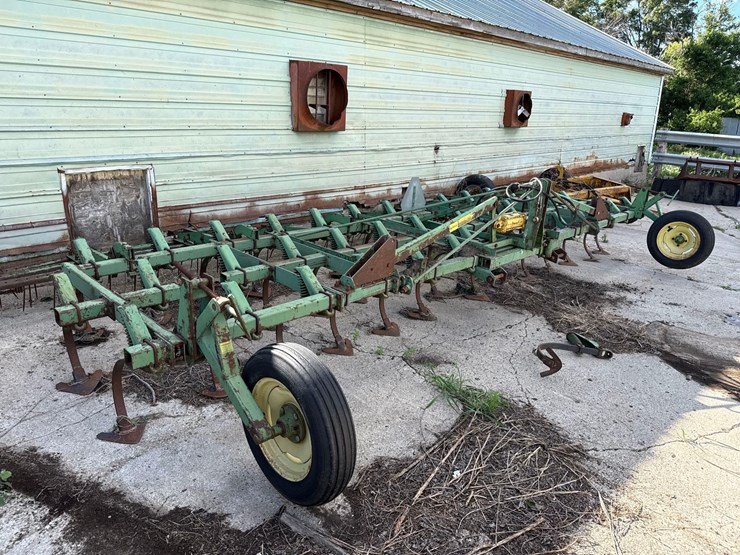 john-deere-1100-image-4