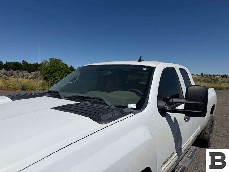 2013-chevrolet-silverado-3500-image-9