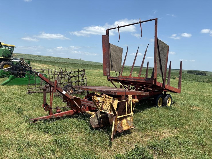 new-holland-1030-image-1