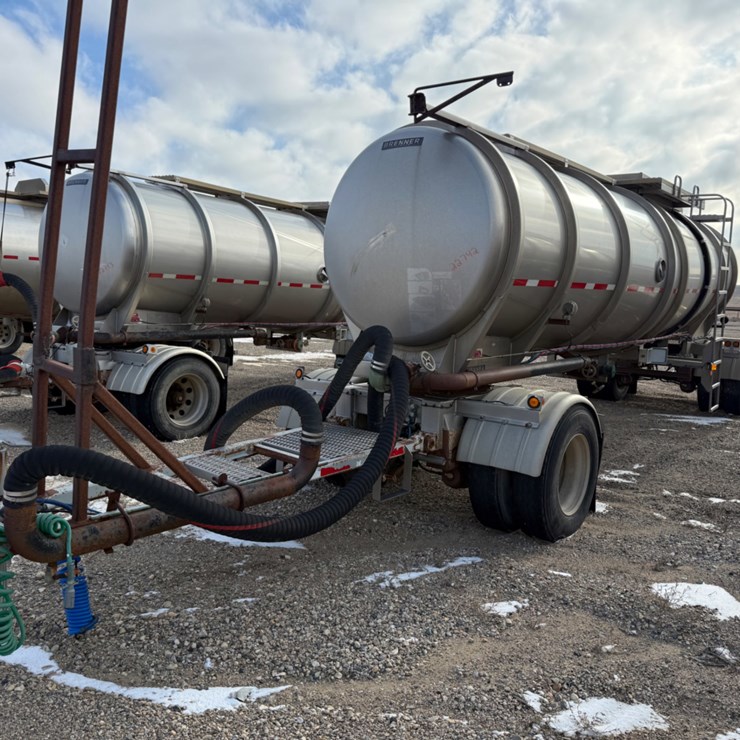 2011 BRENNER TANK PUP TRAILER