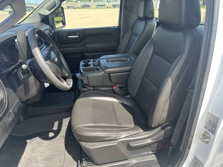 2020-chevrolet-silverado-2500hd-image-9