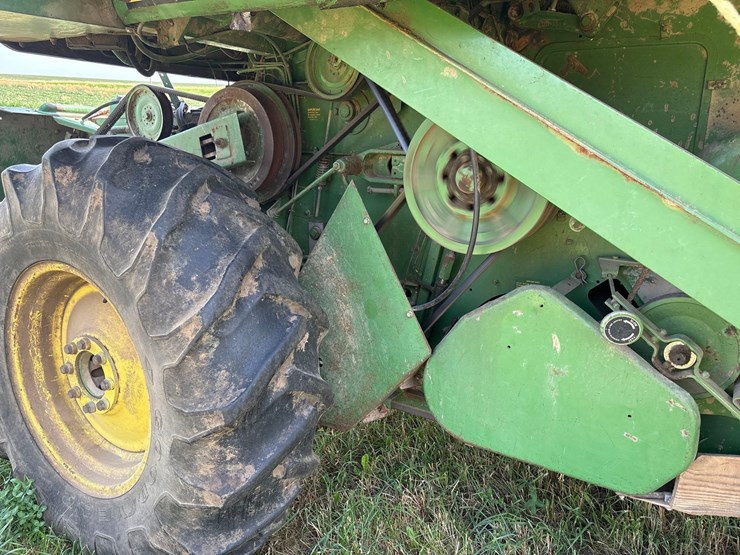 john-deere-4400-image-39