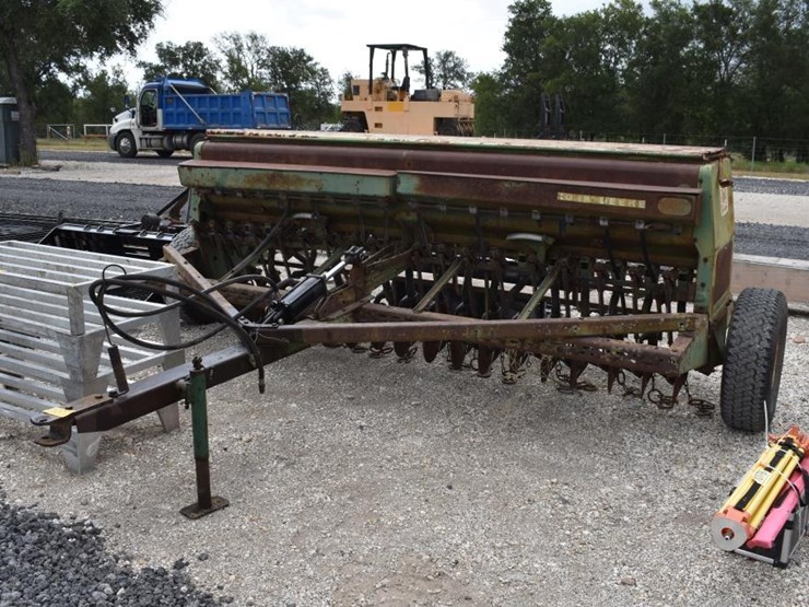 john-deere-8200-image-1