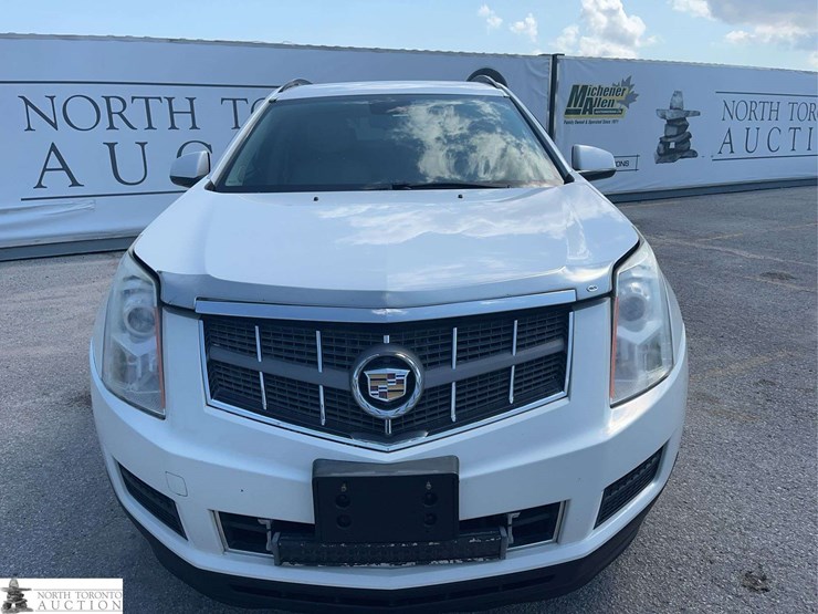 2011-cadillac-srx-image-2