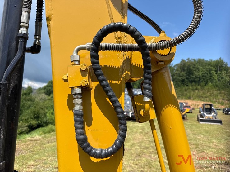 caterpillar-305.5e2-image-16