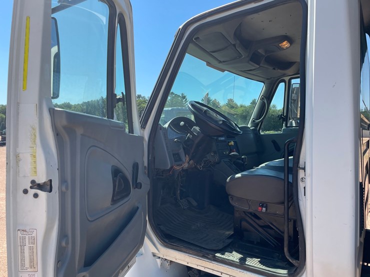 2003-international-durastar-4400-image-8