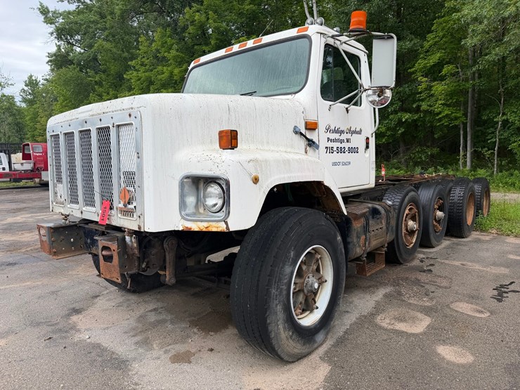 ford-f700-image-1