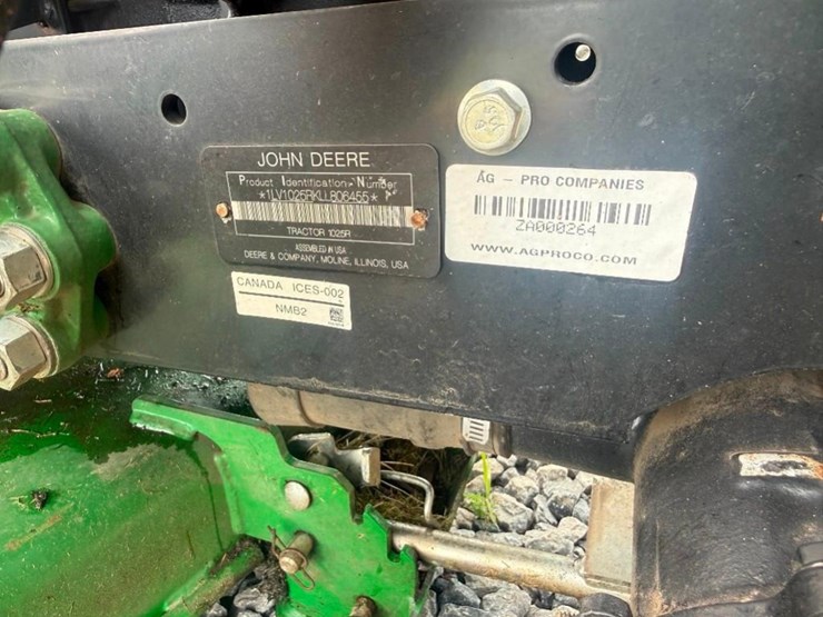 2021-john-deere-1025r-image-7