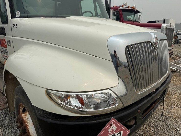 2004-international-durastar-4300-image-11
