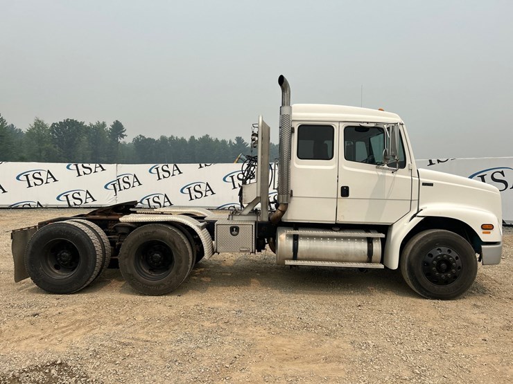 2003-freightliner-fl112-image-59