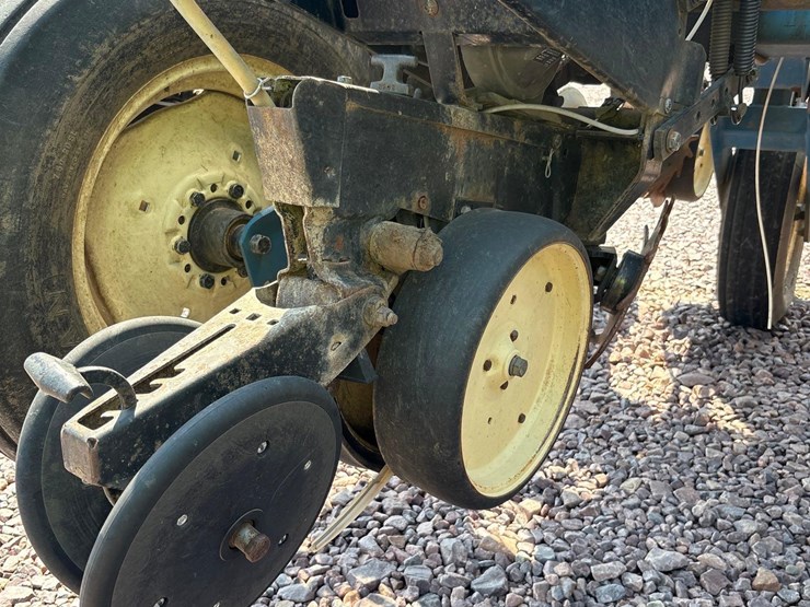 kinze-2210-image-38