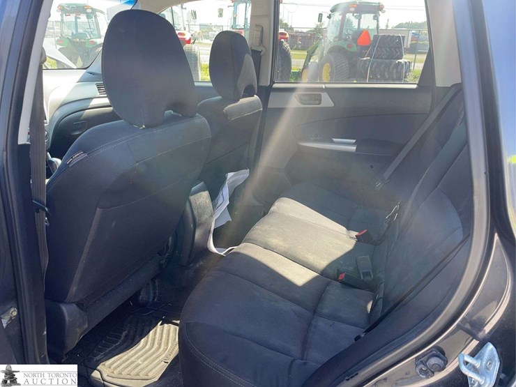 2010-subaru-forester-image-15