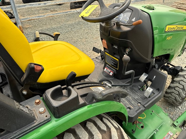 2014-john-deere-2025r-image-29