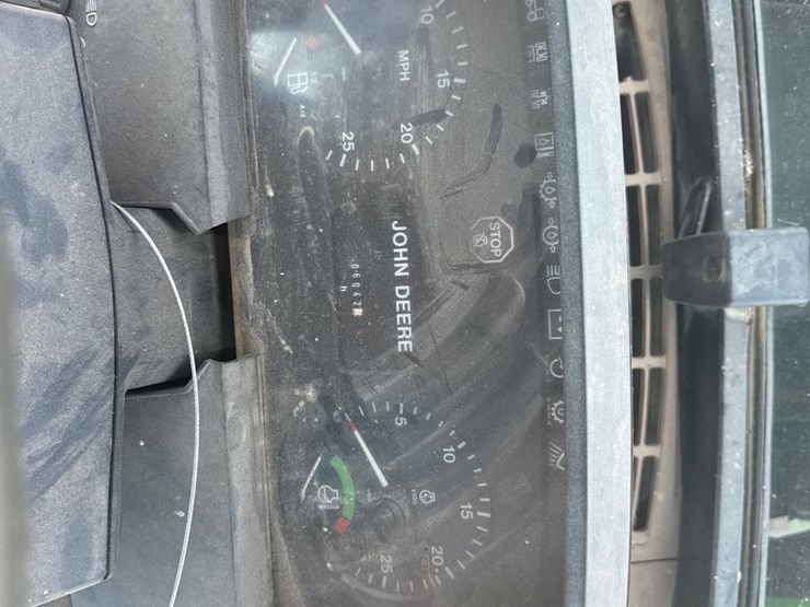1993-john-deere-6400-image-39