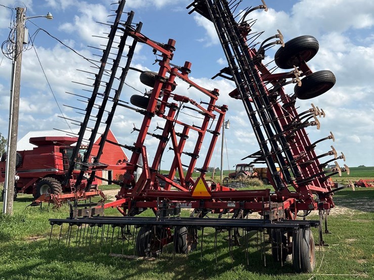 case-ih-4300-image-4