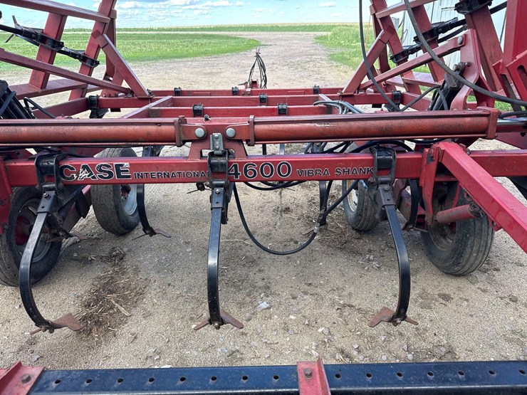 case-ih-4600-image-59