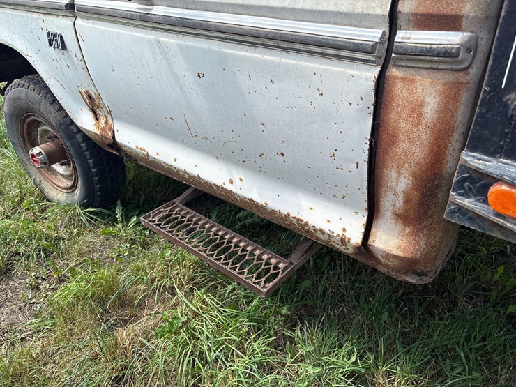 1976-ford-f250-image-10