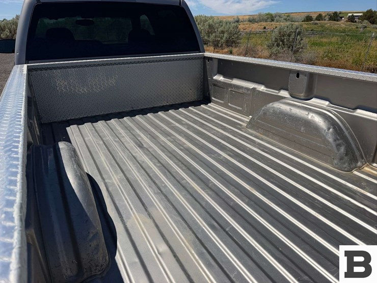 2002-chevrolet-silverado-2500hd-image-17