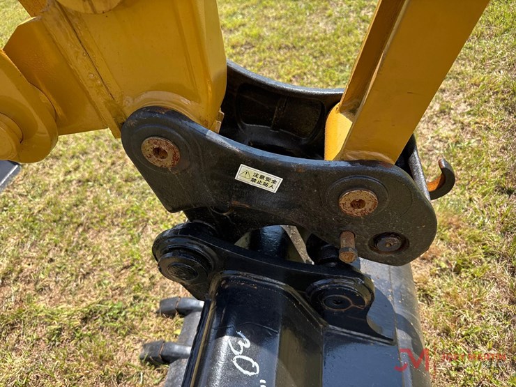 caterpillar-305.5e2-image-16