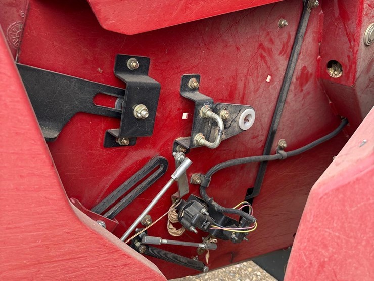 2018-case-ih-3162-image-45
