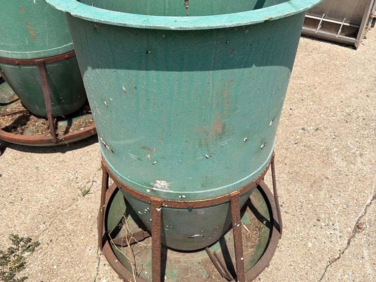 3-osborne-hog-feeders-image-2