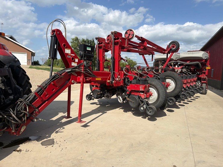 2012-case-ih-1250-image-2