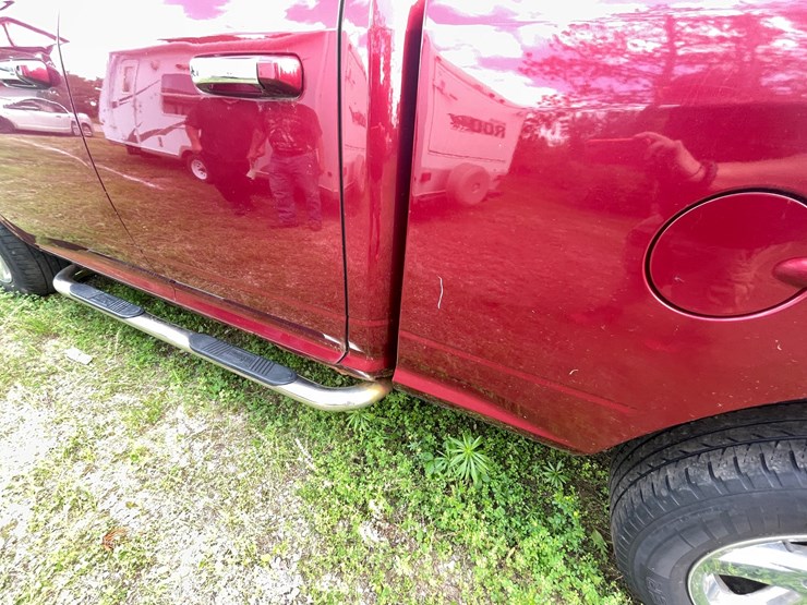 2011-dodge-1500-image-18