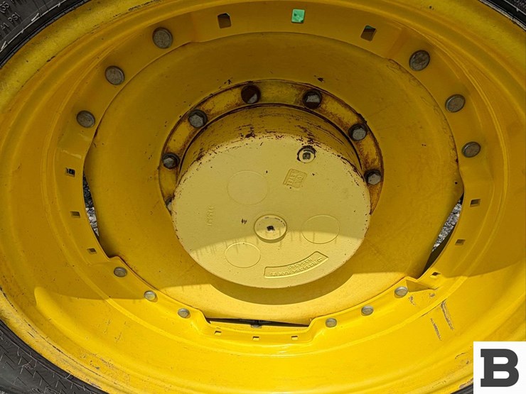 2014-john-deere-8345r-image-19
