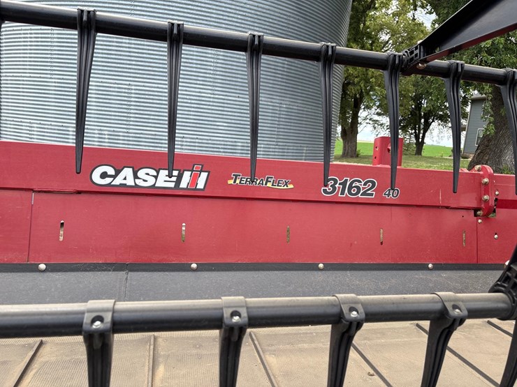 2018-case-ih-3162-image-33