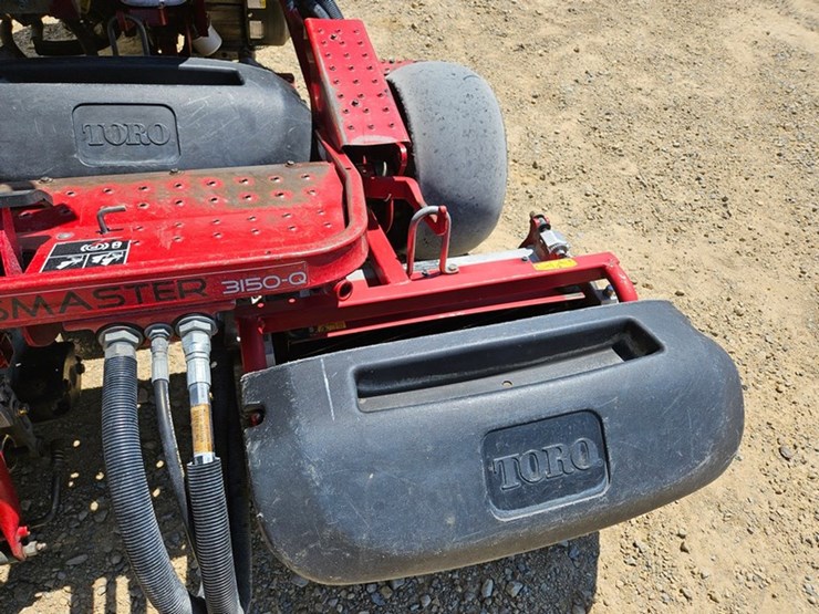 2016-toro-greensmaster-3150-image-10